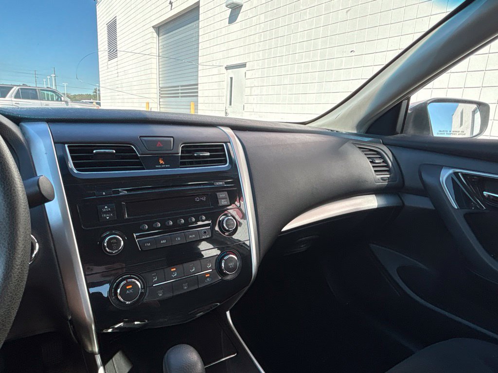 Used 2013 Nissan Altima 2.5 S FWD image 15
