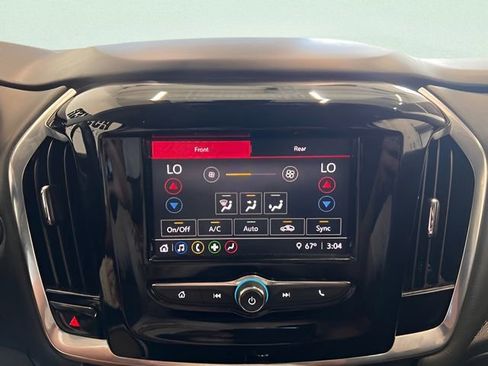 Used 2021 Chevrolet Traverse LT w/ LPO, Floor Liner Package AWD/4WD image 23