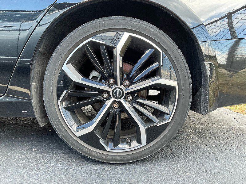 Used 2024 Nissan Altima 2.5 SR w/ SR Premium Package FWD image 8