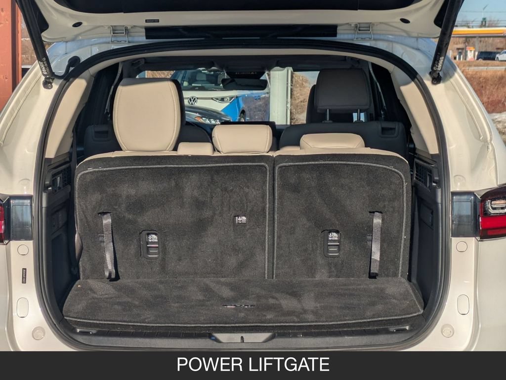 Certified 2024 MAZDA CX-90 Plug-In Hybrid w/ Premium Pkg AWD/4WD image 36