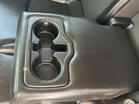 Used 2020 Jeep Compass Latitude FWD image 24