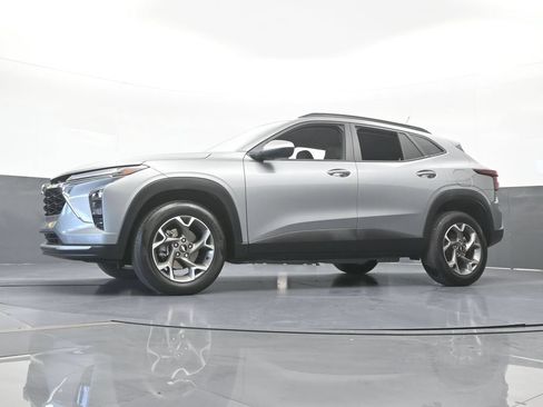 Used 2025 Chevrolet Trax LT w/ Driver Confidence Package FWD image 51