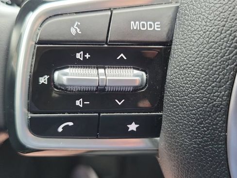 Used 2024 Kia Sorento S FWD image 19