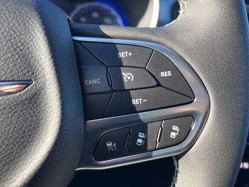 New 2026 Chrysler Pacifica Select image 25