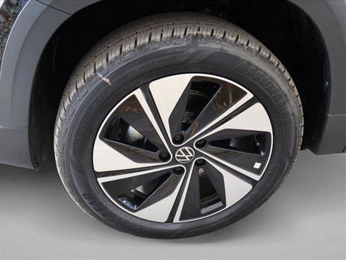 New 2026 Volkswagen Taos SE AWD/4WD image 10