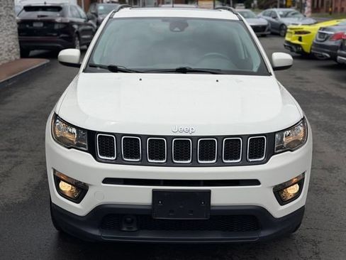 Used 2020 Jeep Compass Latitude AWD/4WD image 2