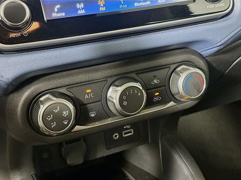 Used 2025 Nissan Versa SV image 23