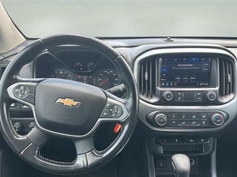Used 2022 Chevrolet Colorado LT w/ LT Convenience Package AWD/4WD image 16