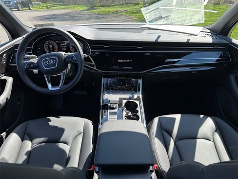 New 2025 Audi Q7 2.0T Premium image 11