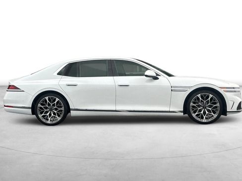 Used 2023 Genesis G90 3.5T image 7
