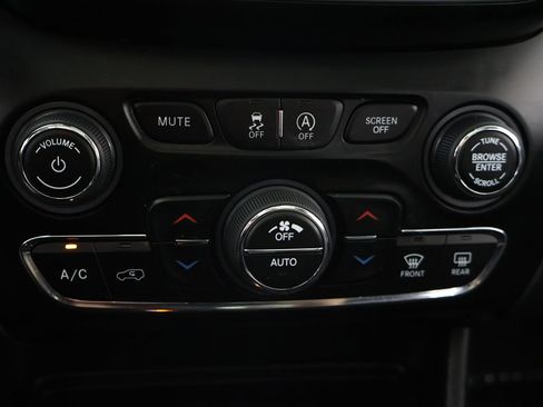 Used 2019 Jeep Cherokee Limited AWD/4WD image 53