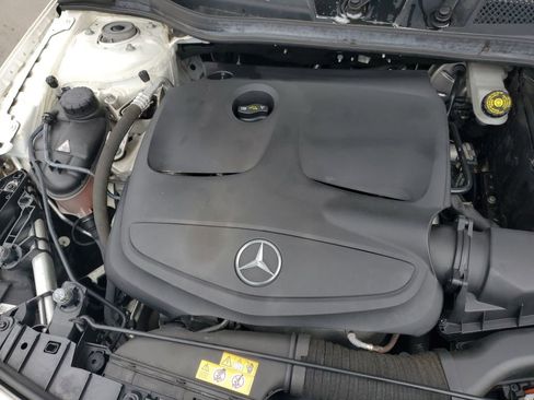 Used 2019 Mercedes-Benz GLA 250 4MATIC w/ Premium Package image 11