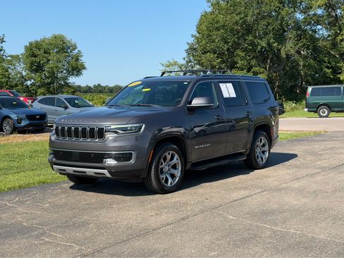 Used 2022 Jeep Wagoneer Series II AWD/4WD image 2