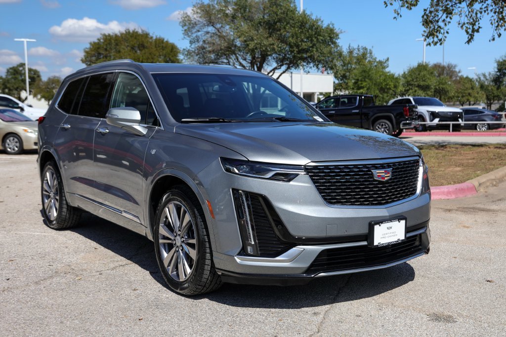 Used 2025 Cadillac XT6 Premium Luxury FWD image 6