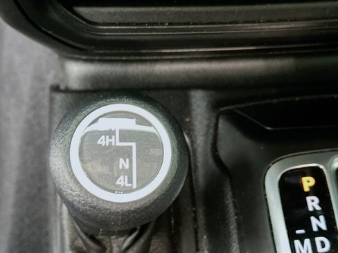 Certified 2021 Jeep Gladiator Sport image 21