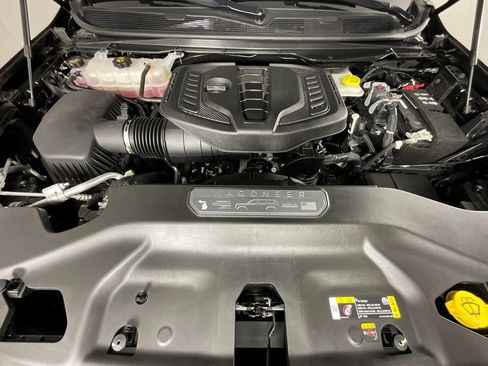 Used 2025 Jeep Wagoneer Series II w/ Premium Group I image 30