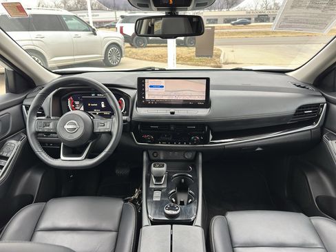 Used 2024 Nissan Rogue SL image 11