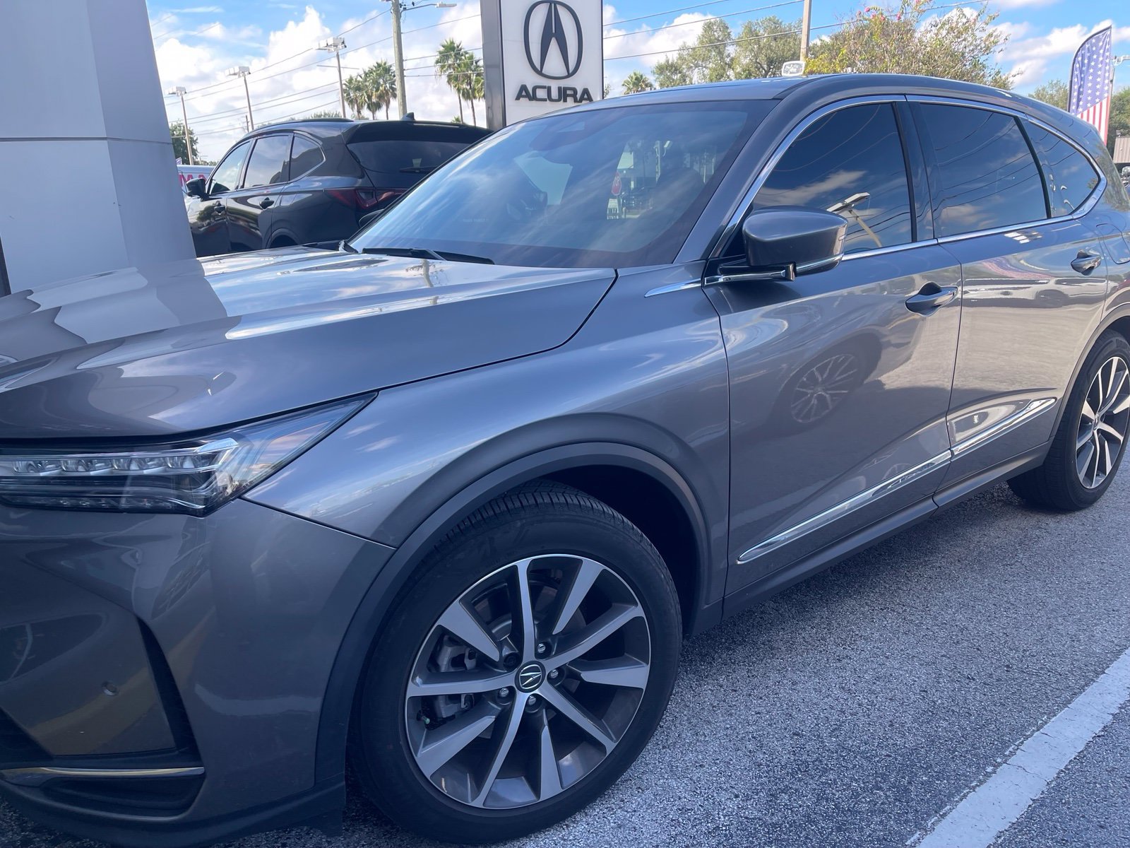 Used 2025 Acura MDX w/ Technology Package FWD image 3