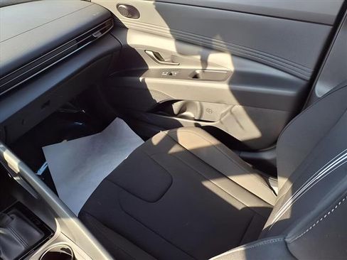 New 2025 Hyundai Elantra Sport image 15