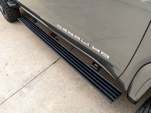 Used 2026 GMC Sierra 2500 Denali Ultimate image 13