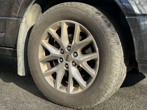 Used 2017 Ford Expedition Limited w/ Equipment Group 301A image 12