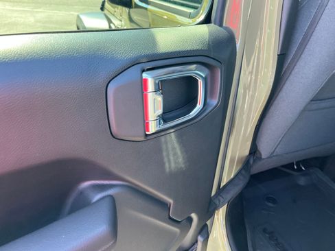 New 2025 Jeep Gladiator Sport image 20