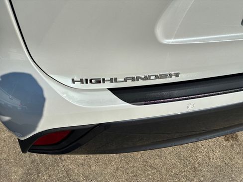 New 2026 Toyota Highlander Limited AWD/4WD image 6