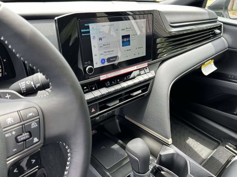 New 2026 Toyota Camry Hybrid w/ Convenience Package FWD image 20