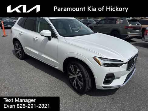 Used 2022 Volvo XC60 T8 Inscription AWD/4WD image 3