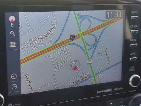 Used 2022 Toyota Highlander XLE image 7