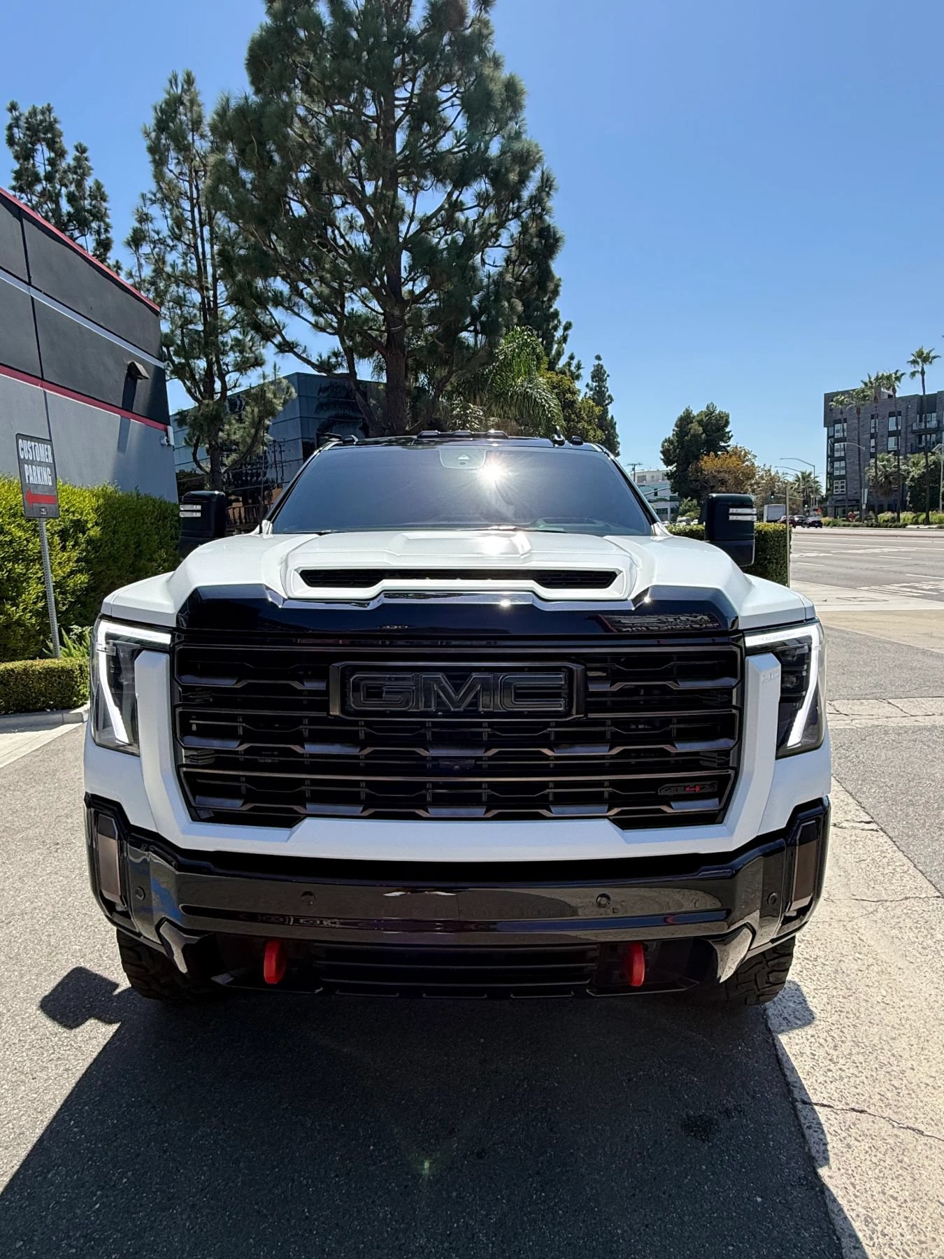 Used 2024 GMC Sierra 2500 AT4X AWD/4WD image 2