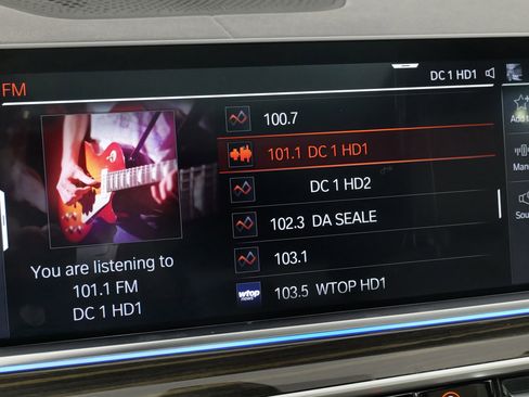 Used 2021 BMW X5 M50i w/ Premium Package image 52