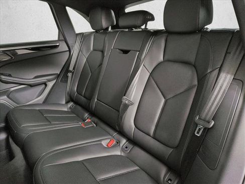 New 2026 Porsche Macan image 16