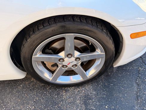 Used 2006 Chevrolet Corvette Convertible w/ Preferred Equipment Group image 24