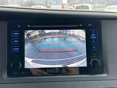 Used 2015 Toyota Sienna XLE image 19