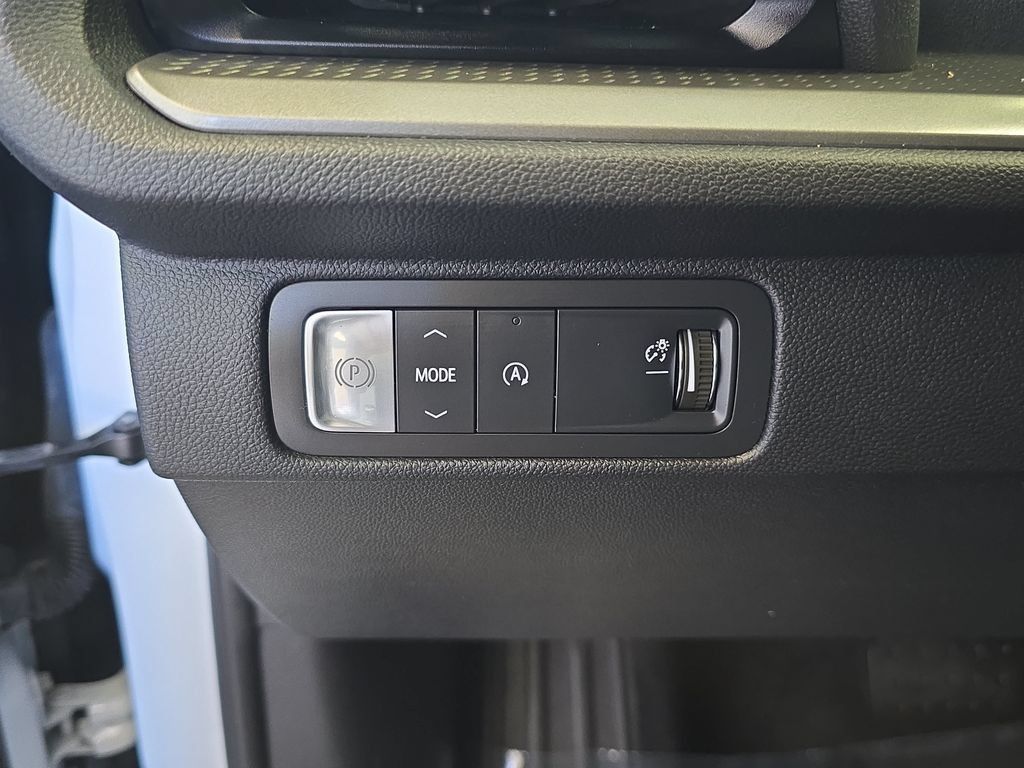 Used 2024 Chevrolet Traverse LT FWD image 27