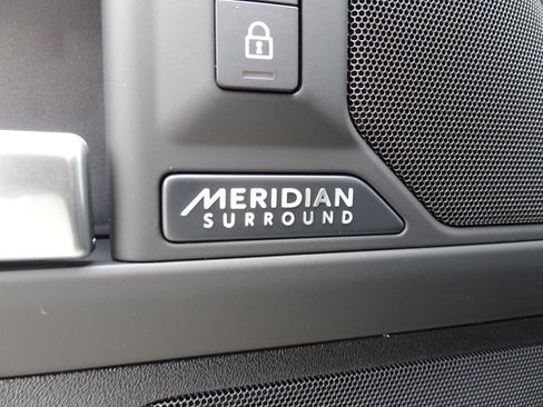 New 2026 Land Rover Defender 110 X-Dynamic SE AWD/4WD image 21