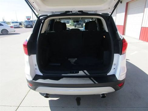 Used 2019 Ford Escape SE image 19