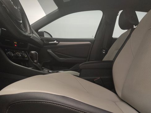 Used 2019 Volkswagen Jetta SE FWD image 17
