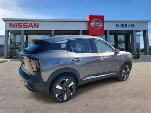 New 2026 Nissan Kicks SR w/ SR Premium Package FWD image 2