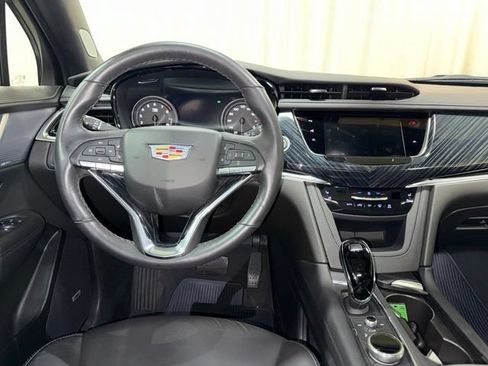Used 2024 Cadillac XT6 Premium Luxury w/ Technology Package AWD/4WD image 15