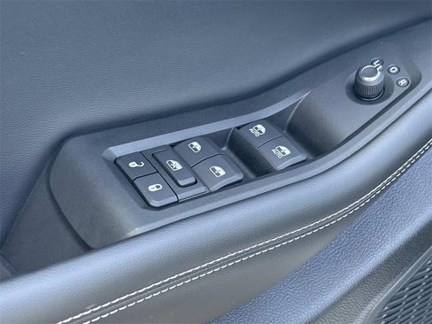 New 2025 Jeep Grand Cherokee Limited w/ Black Appearance Package image 25