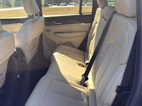 New 2026 Jeep Grand Cherokee Limited w/ Luxury Tech Group II RWD image 28