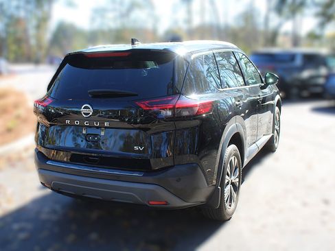 Used 2021 Nissan Rogue SV w/ Premium Package image 13