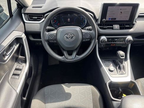 Used 2025 Toyota RAV4 XLE AWD/4WD image 4