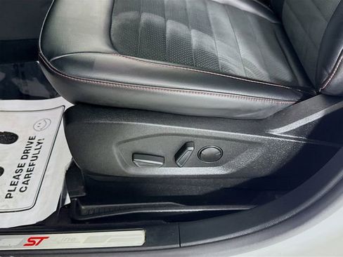 Used 2024 Ford Edge ST-Line image 18