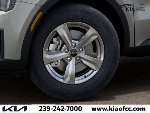 New 2026 Kia Sorento LX FWD image 9