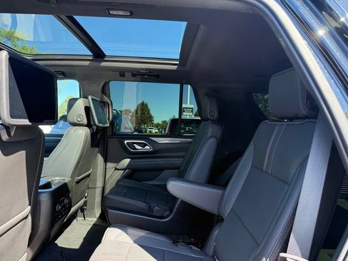 Used 2021 Chevrolet Tahoe RST w/ Luxury Package AWD/4WD image 16