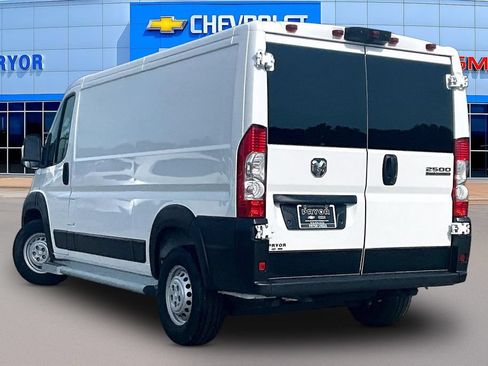 Used 2025 RAM ProMaster 2500 w/ U-Haul Equipment Group FWD image 4