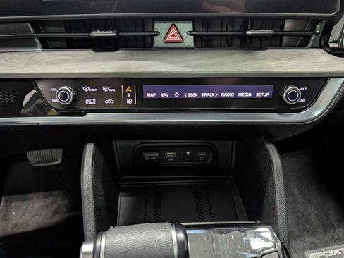 Certified 2024 Kia Sportage X-Line w/ X-Line Premium Package image 33